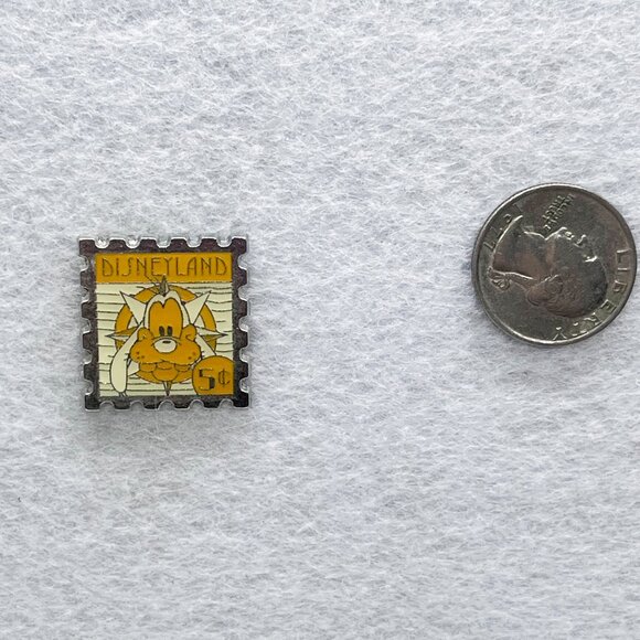 🔮 5/$25 Disneyland Goofy 5 Cent Stamp Pin - Picture 2 of 3